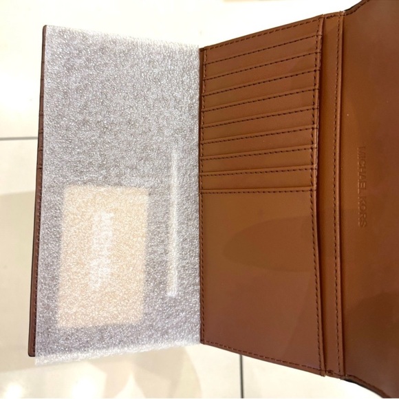 Michael Kors Jet Set Large Signature Logo TriFold Wallet Camel Multi - Picture 6 of 7